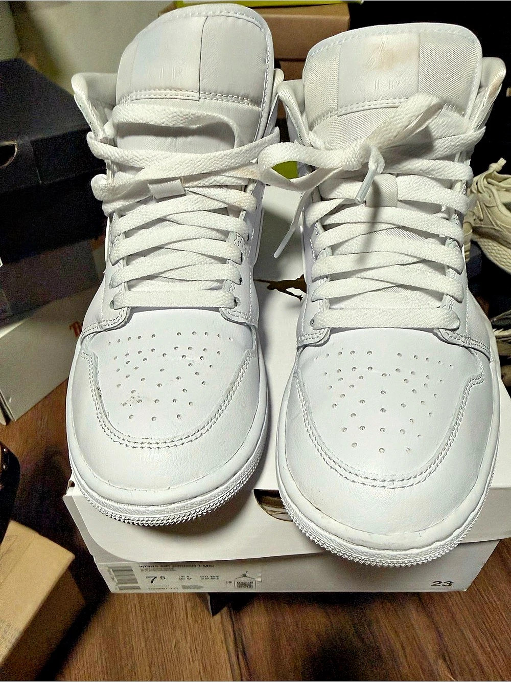Jordan Air Jordan 1 Retro High OG High-Top Sneakers in White US 7.5 Like New